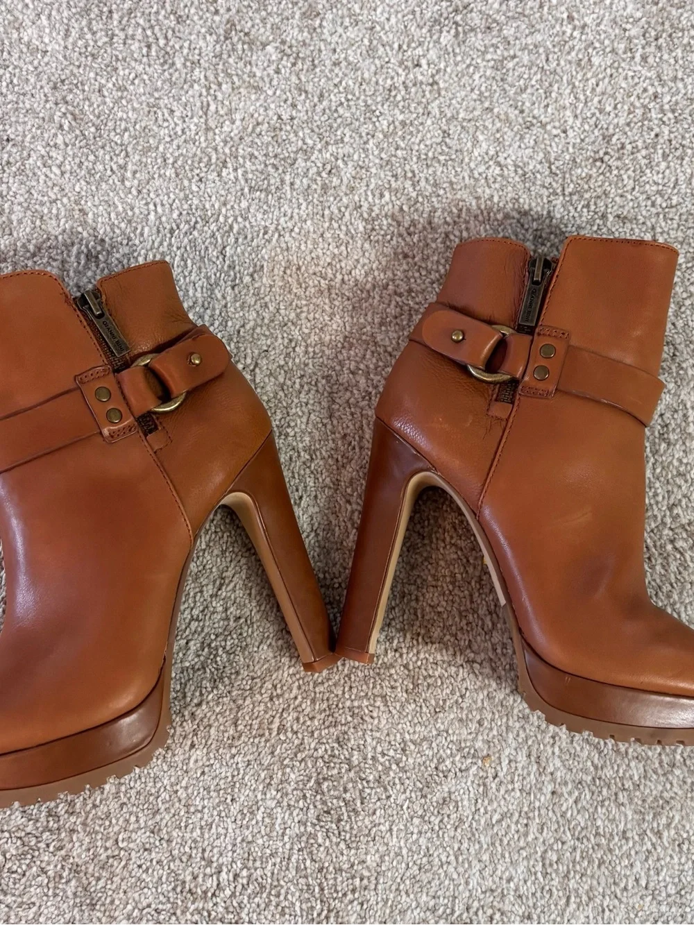 Gianni Bini Fayette O-Ring Buckle Leather Boots Cognac EUC Size 7